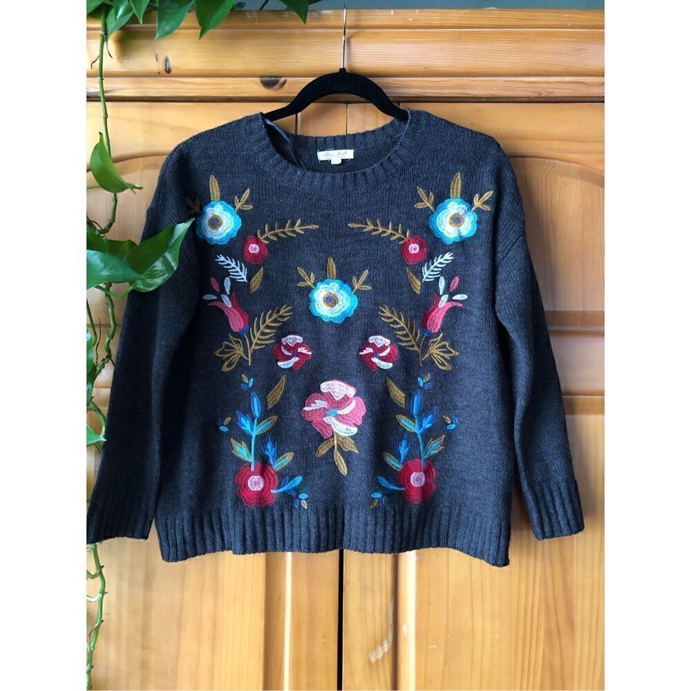 Ultra Flirt women’s Gray sweater, floral embroidery Size S - Picture 2 of 8